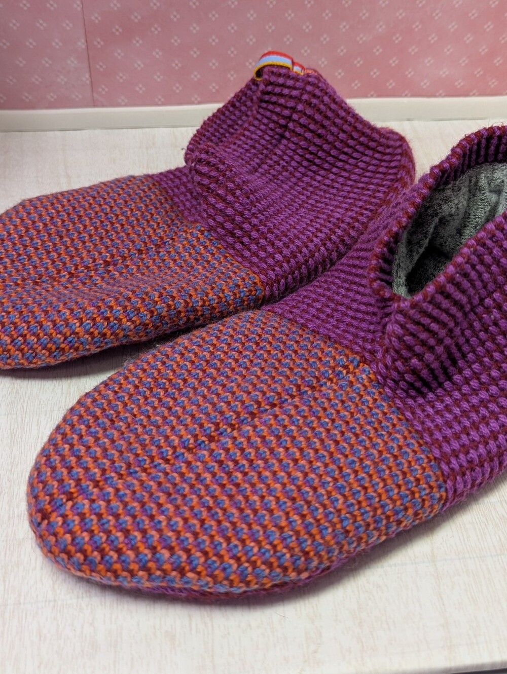 Bombas Gripper Slippers House Shoes Socks Size M (M 7-9.5, W 9-11.5)